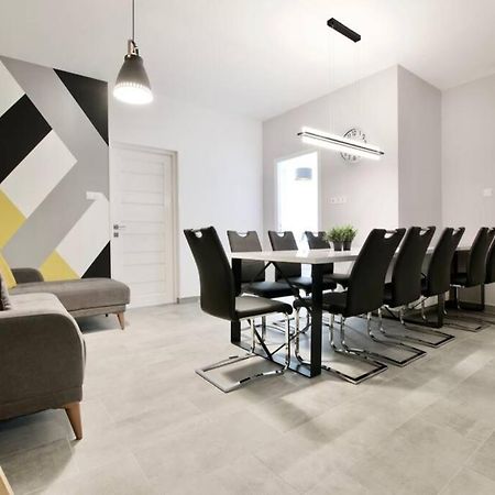Premium Apartment By Hi5-Vaci Str. 3 Bedroom Budapest Bagian luar foto