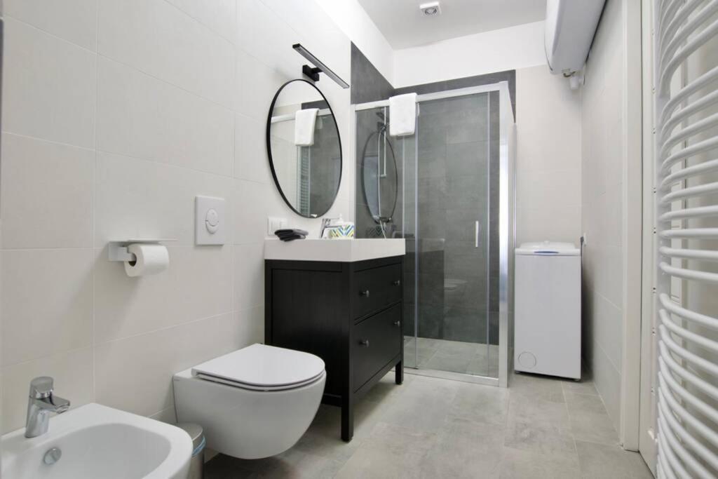 Premium Apartment By Hi5-Vaci Str. 3 Bedroom Budapest Bagian luar foto