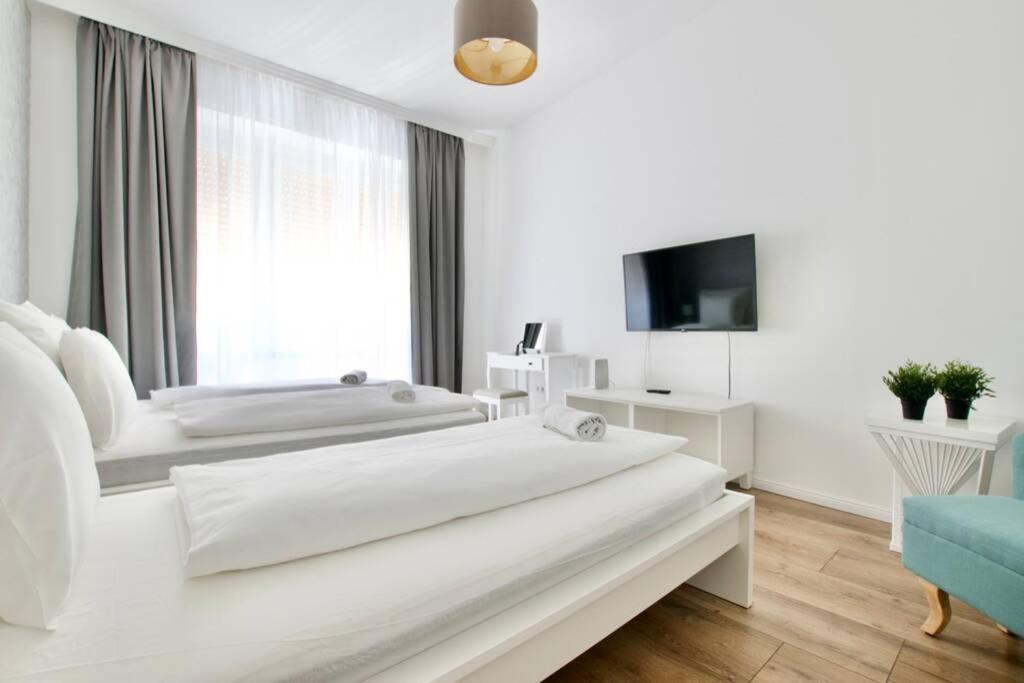 Premium Apartment By Hi5-Vaci Str. 3 Bedroom Budapest Bagian luar foto